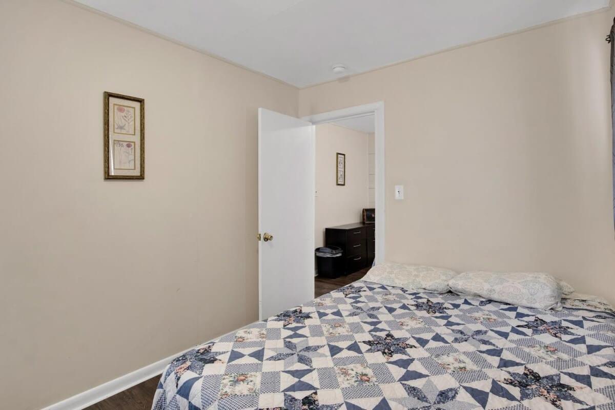 2-Bedroom Pet-Friendly Apartment In East نوكسفيل المظهر الخارجي الصورة