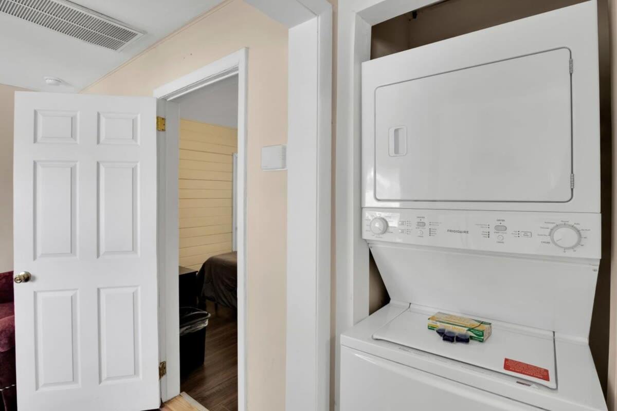2-Bedroom Pet-Friendly Apartment In East نوكسفيل المظهر الخارجي الصورة