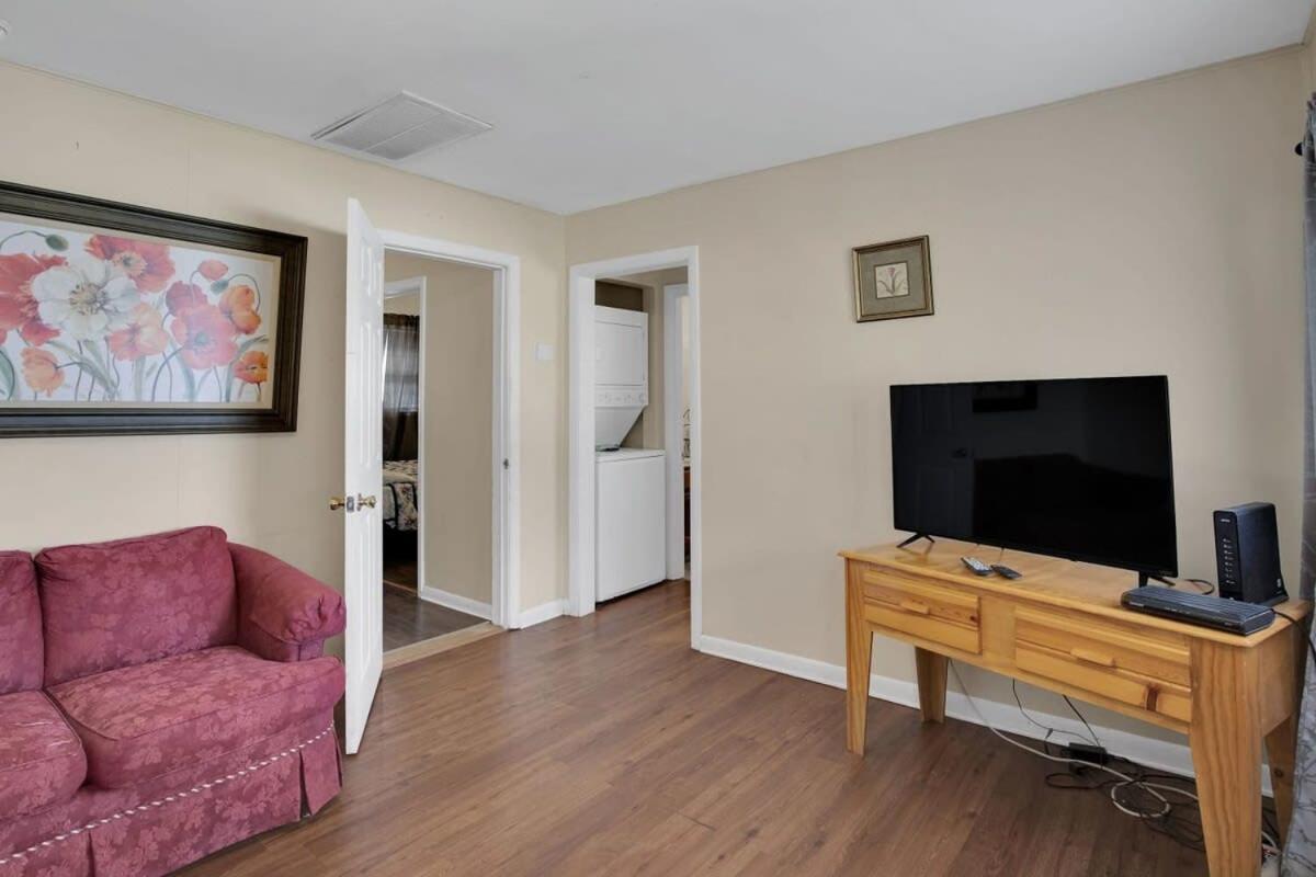 2-Bedroom Pet-Friendly Apartment In East نوكسفيل المظهر الخارجي الصورة